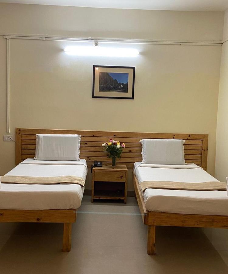 Hotel Travellers Inn Shillong Esterno foto