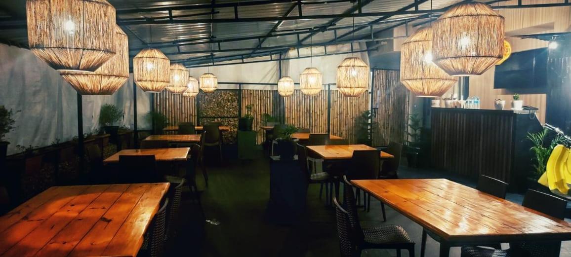 Hotel Travellers Inn Shillong Esterno foto