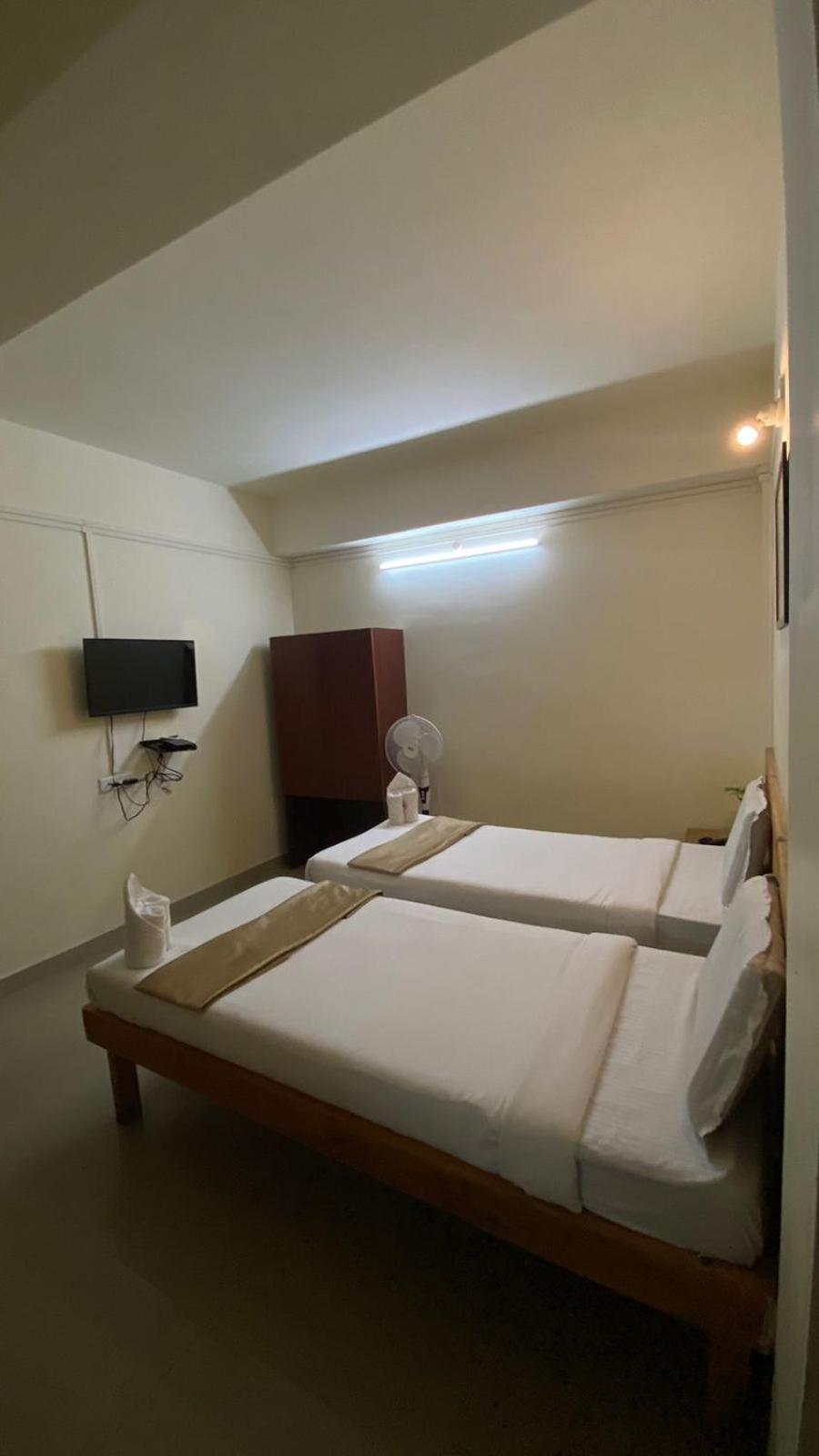 Hotel Travellers Inn Shillong Esterno foto